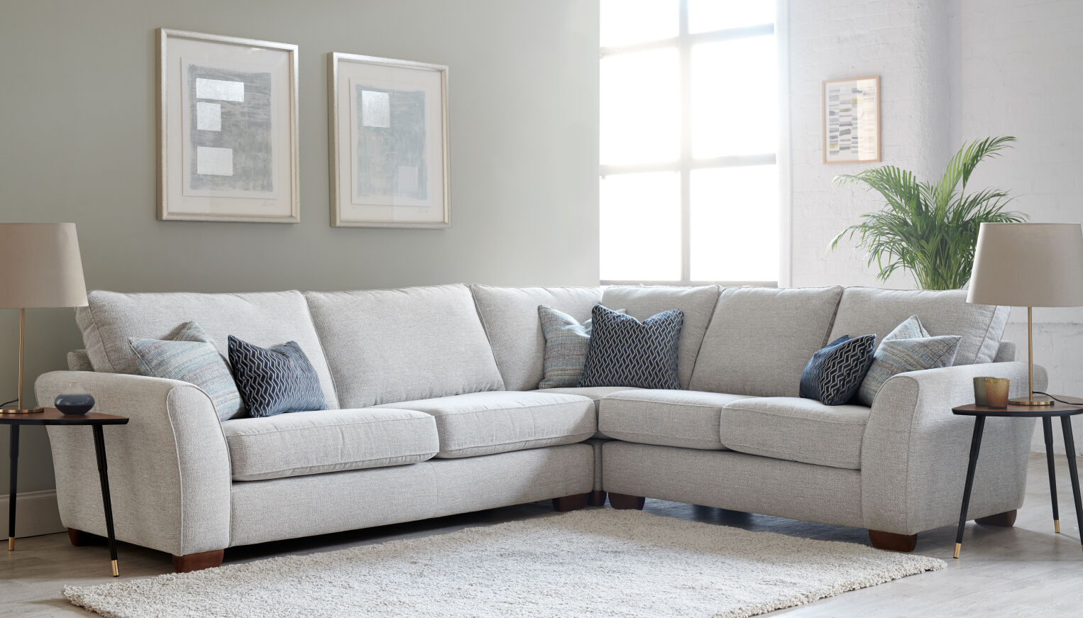 SOFAS & CHAIRS